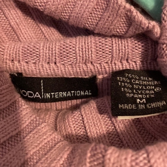 Moda international collaboration with Victoria’s Secret sweaterdress - Picture 5 of 6